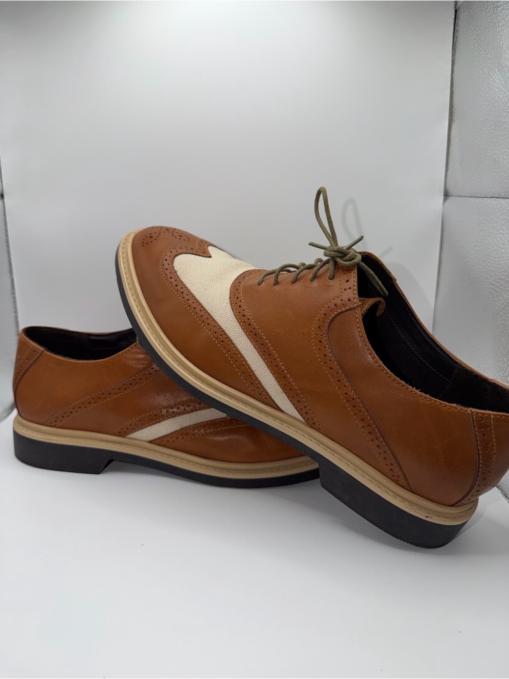 Cole Haan Men's Tan and Cream Wingtip Oxfords Size 10